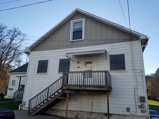 Building Photo - 251 State St