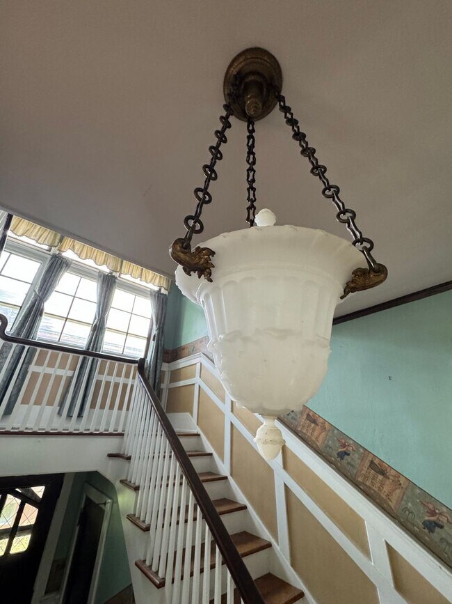 Building Photo - Timeless Elegance: Experience History in t...