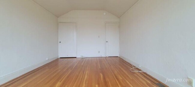 Foto del edificio - 336 Claremont Blvd