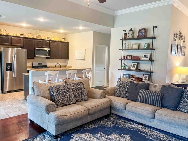 Foto del edificio - Beautiful 4bed/2 bath home in Cypress Bend