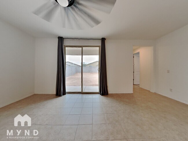 Building Photo - 40029 W Crane Dr