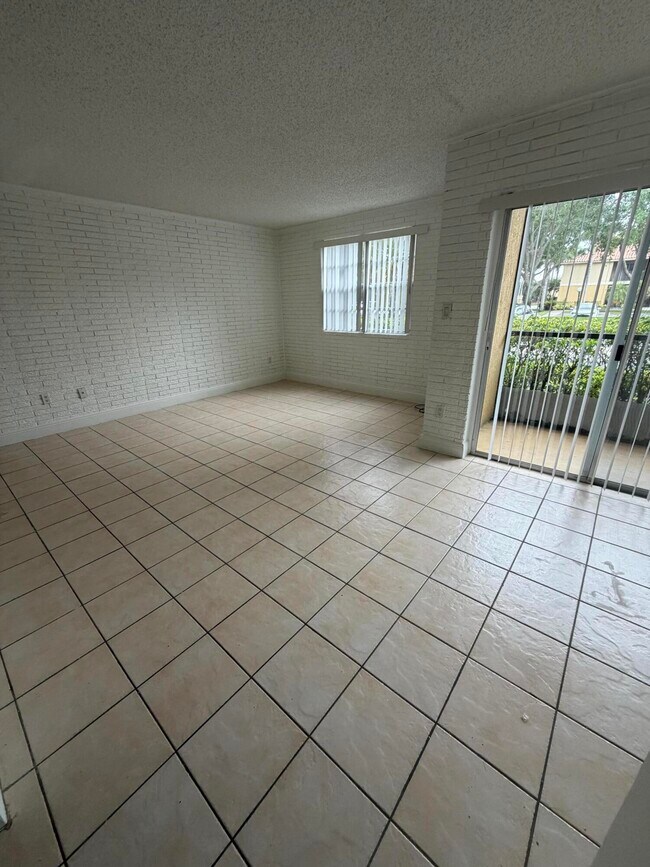 Foto del edificio - 1285 SW 46th Ave