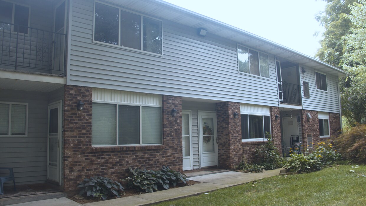 Primary Photo - 140 Thompson St