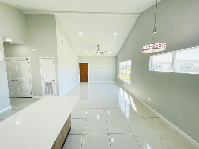 Foto del edificio - 2704 Brownjay Rd
