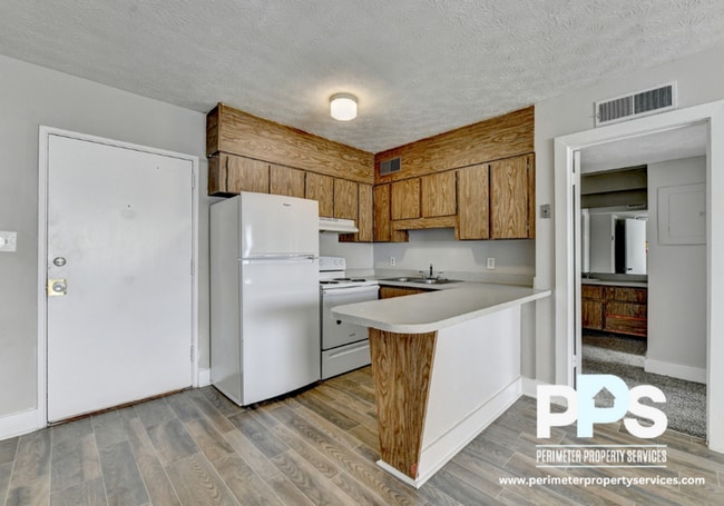 Building Photo - 1040 Sandtown Rd SW