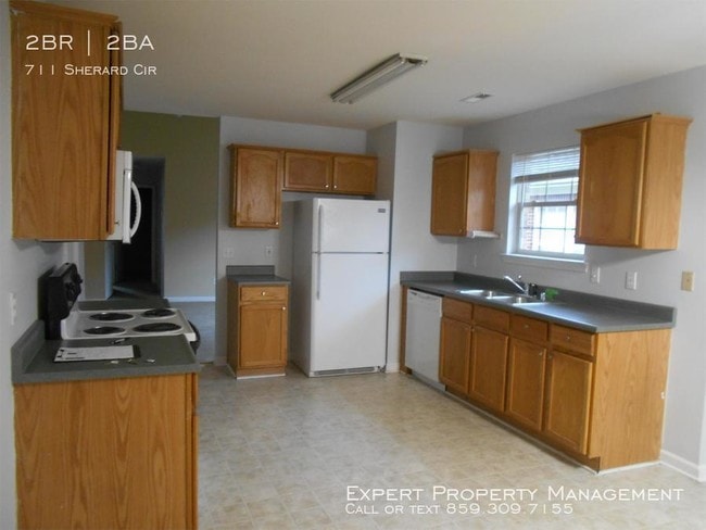 Foto del edificio - 711 Sherard Cir