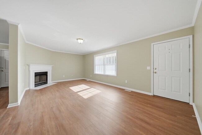Building Photo - Updated One-Story Home in Prime Conover Location
