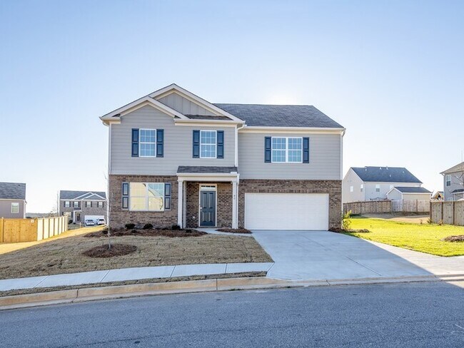 Building Photo - Beautiful Home w/ Community Pool