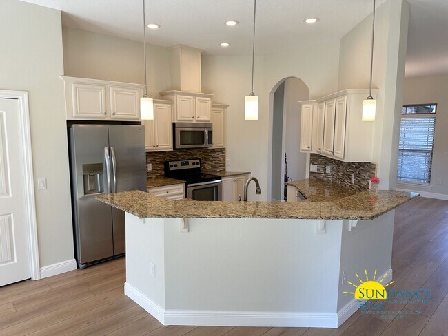 Foto del edificio - Stunning 4 Bedroom Navarre Home!