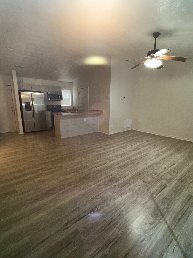 Building Photo - 137 Carroll Cir