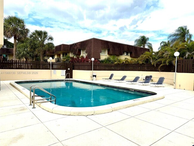 Foto del edificio - 13710 SW 90th Ave