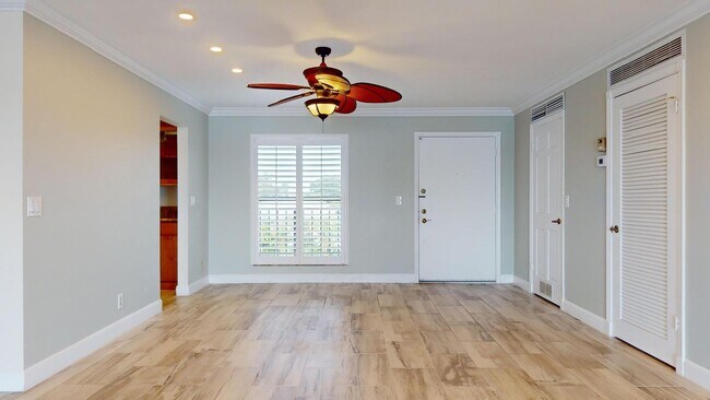 Foto del edificio - 624 SW St Lucie Crescent