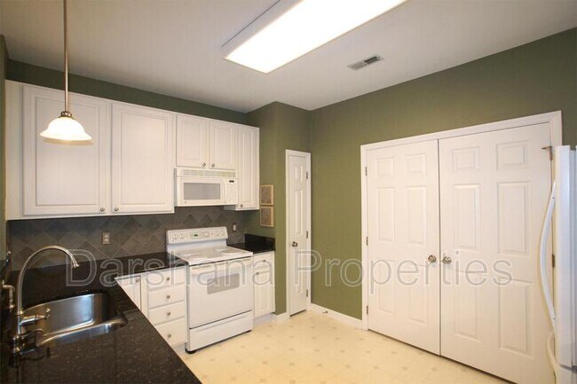Building Photo - 2823 Kudrow Ln