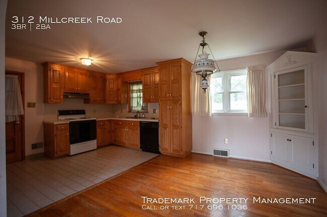 Foto del edificio - 312 Mill Creek Rd