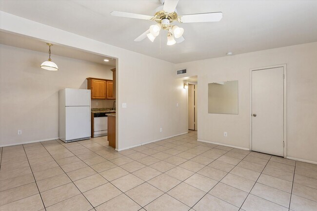 Foto del edificio - 7010 N 68th Dr