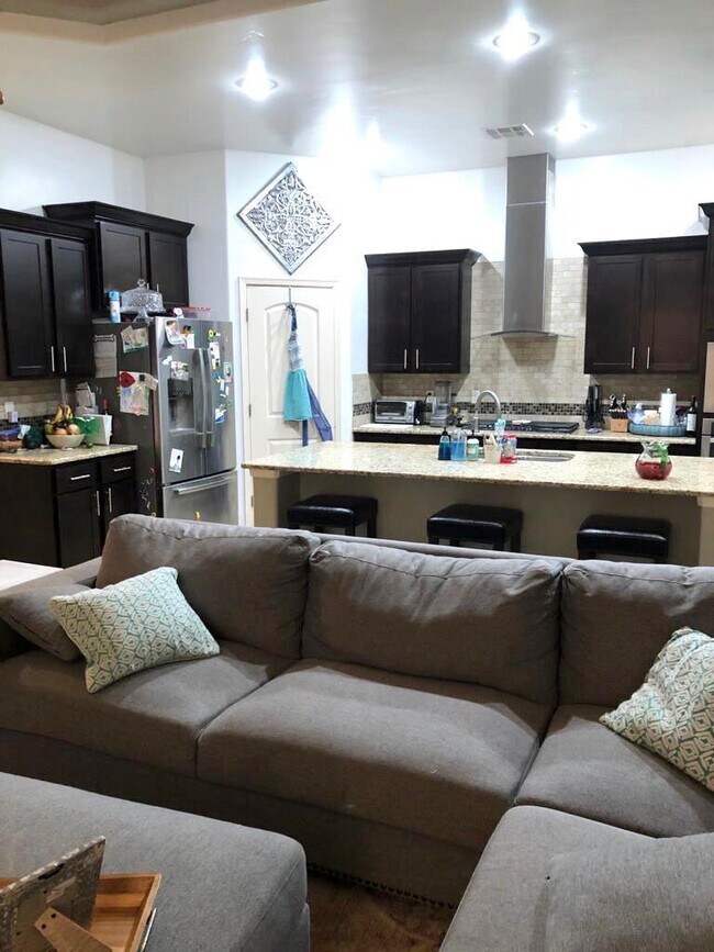 Foto del edificio - 5541 Grove Dr