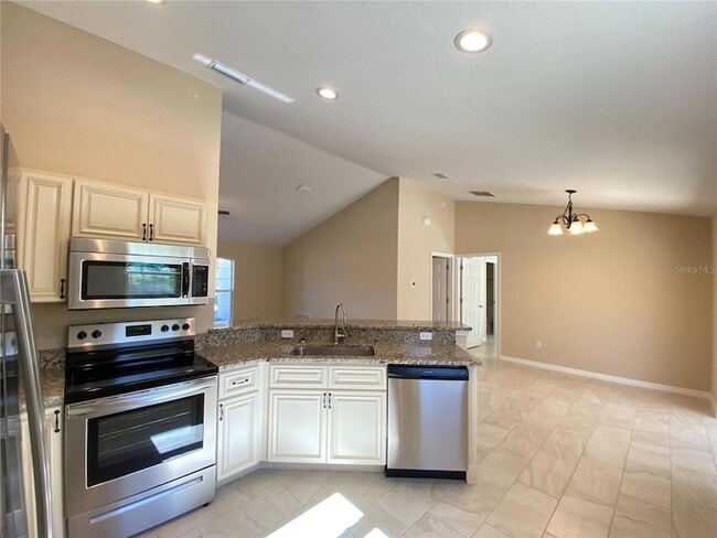 Foto del edificio - 572 Marion Oaks Trail