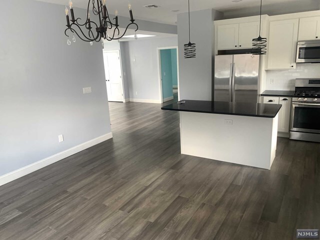 Building Photo - 60 Garibaldi Avenue, Unit 2