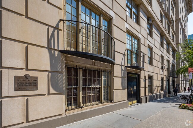 Building Photo - 130 E 67th St