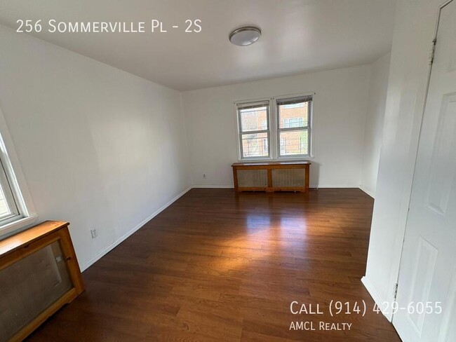 Building Photo - 256 Sommerville Pl