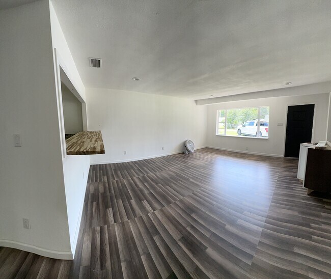 112 Big Apple Rd, East Palatka, FL 32131 House Rental in East Palatka