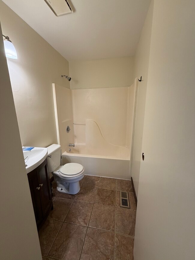 Building Photo - 1050 Galavotti Pl