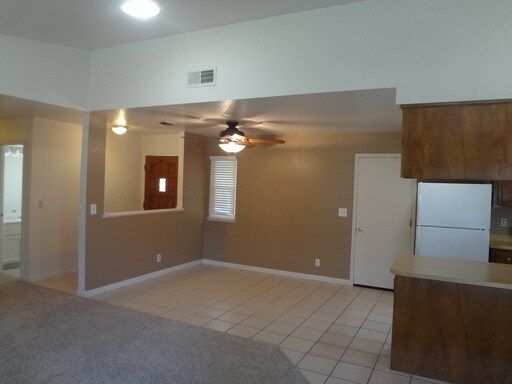 Building Photo - 6553 Pinebrook Way