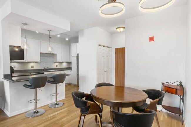 Foto del edificio - 435 W Erie St