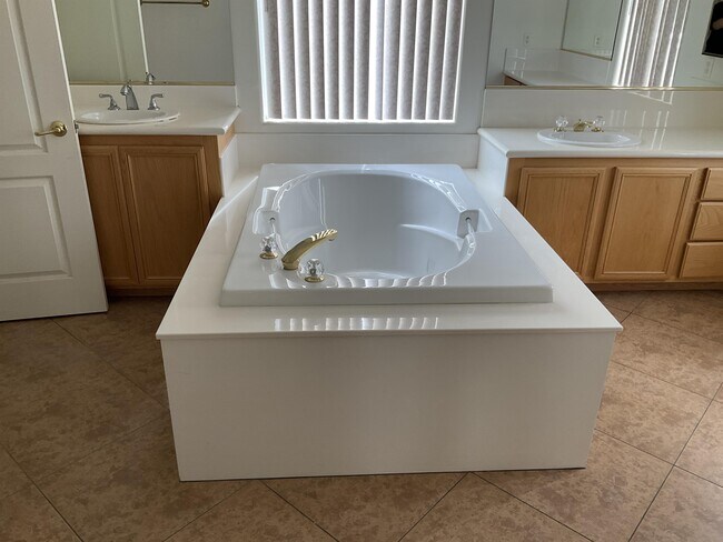 Building Photo - 7949 Mosaic Harbor Ave