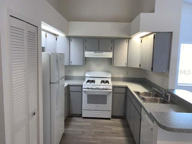 Foto del edificio - 211 Oakwood Blvd