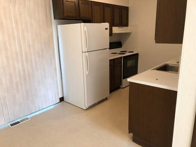 Foto del edificio - 4165 W Ridge Rd