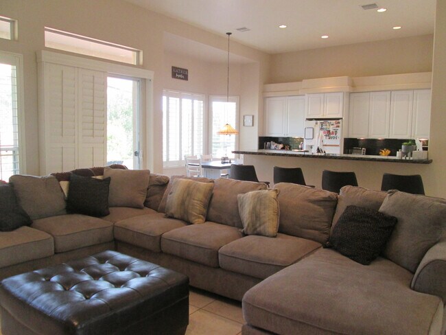 Foto del edificio - 5745 E Sunset Point Dr