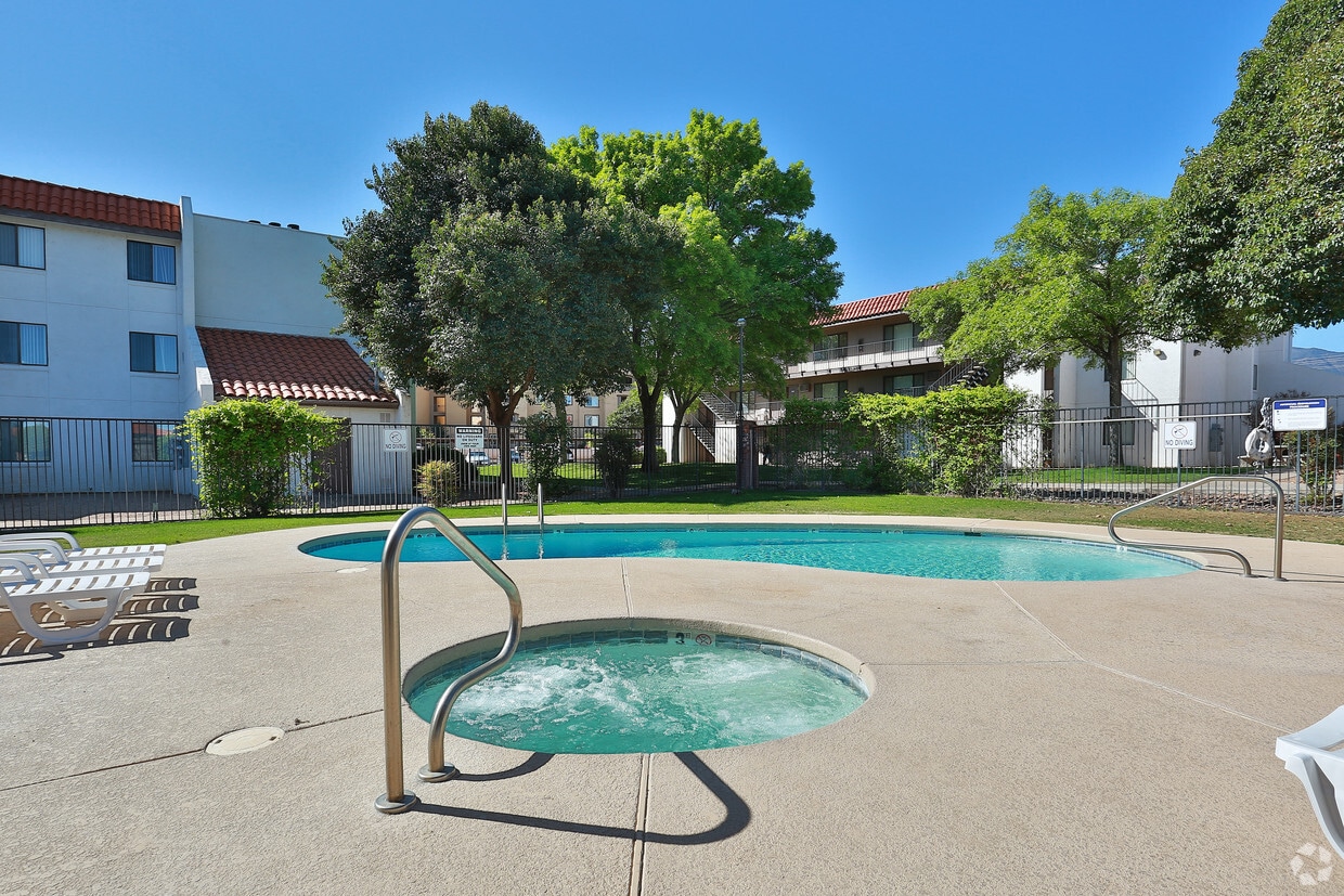 Sierra Carmichael Apartments 800 S Carmichael Ave Sierra Vista, AZ