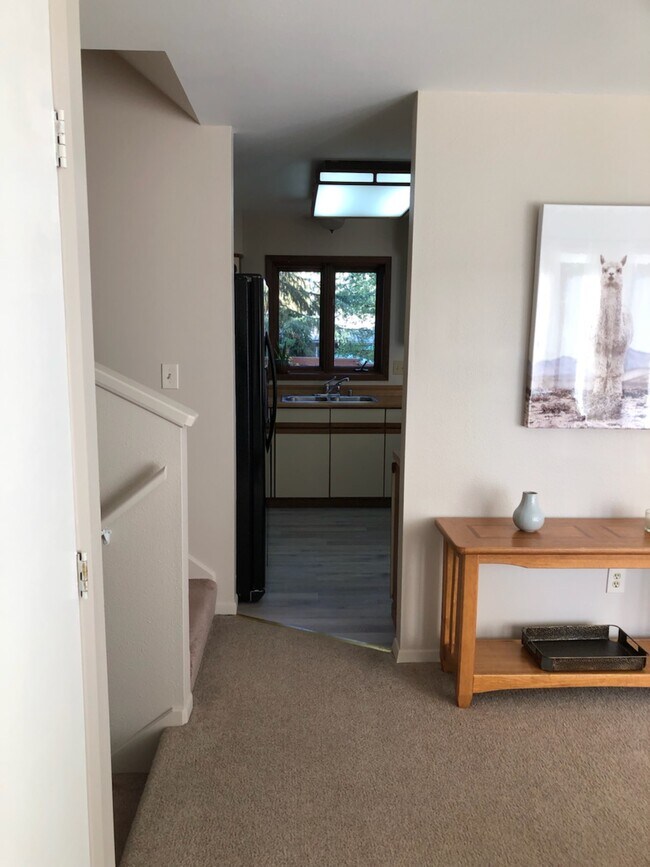 Building Photo - 322 Droz Dr