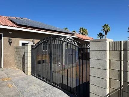 Foto del edificio - 9653 Denhart Ave