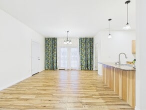 Building Photo - 835 Marquette Loop