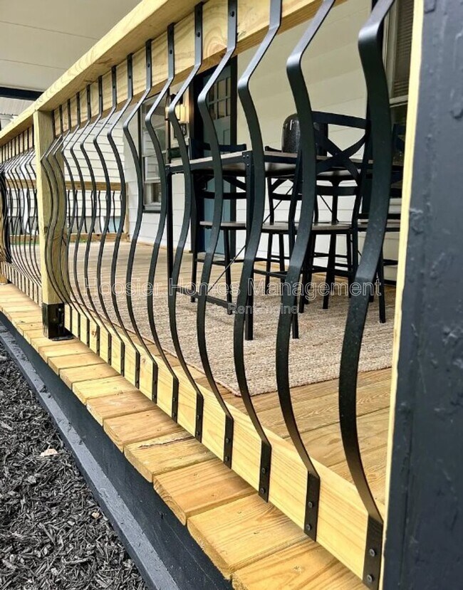 Foto del edificio - 5128 Primrose Ave