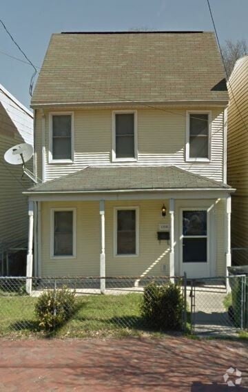 Building Photo - 1208 W Clay St