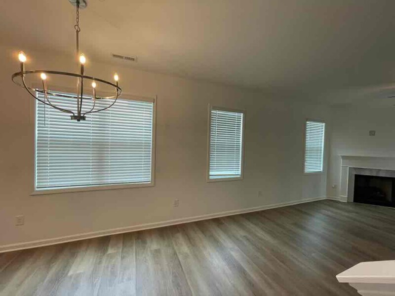 Foto principal - 735 Putney Hl Rd