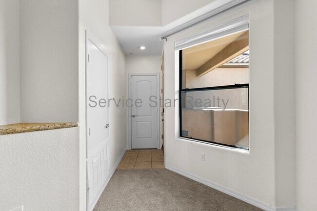 Building Photo - 7027 N Scottsdale Rd