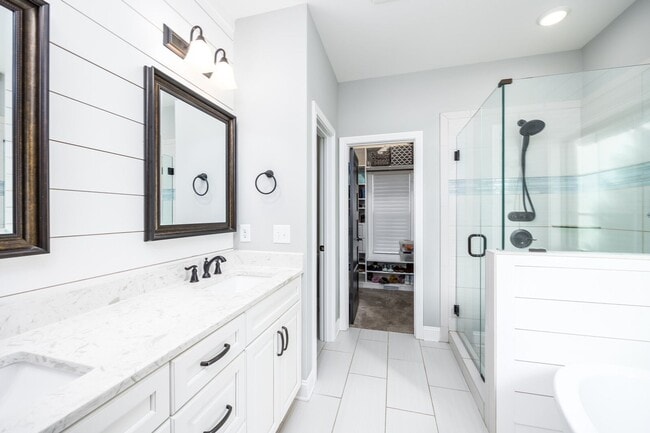 Building Photo - Absolutely Stunning Home in Copperstone Su...