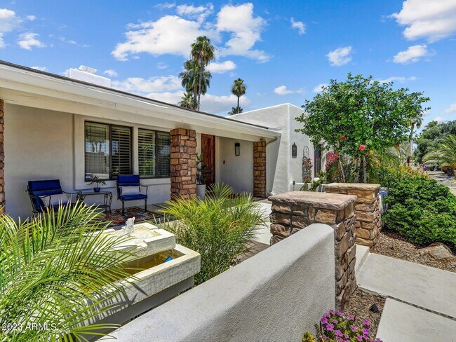 Building Photo - 6836 E Ludlow Dr
