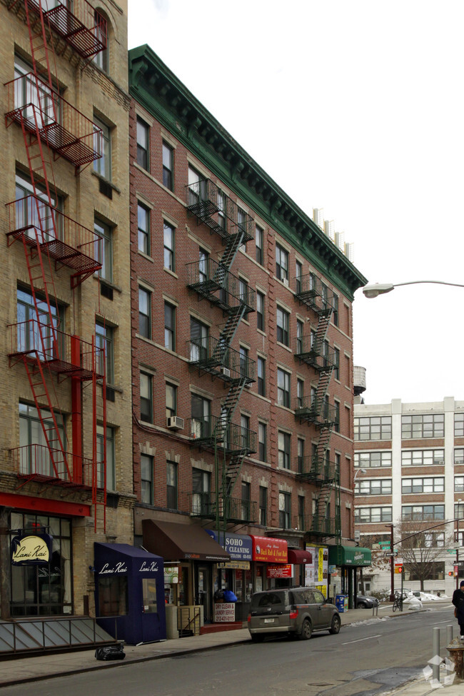 Building Photo - 529 Broome St