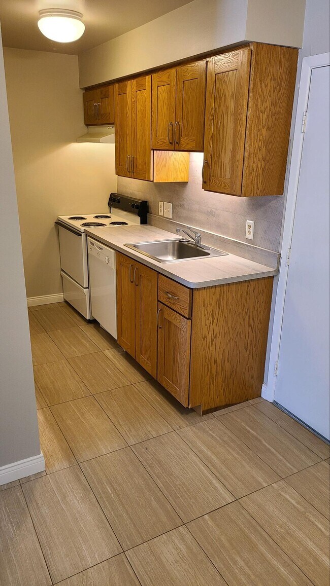 111 North Ln, Rochester, MI 48307 Apartments Rochester, MI