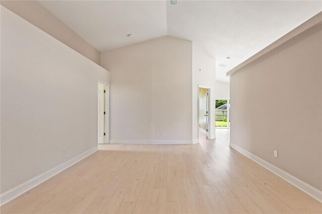 Building Photo - 723 Glenco Dr