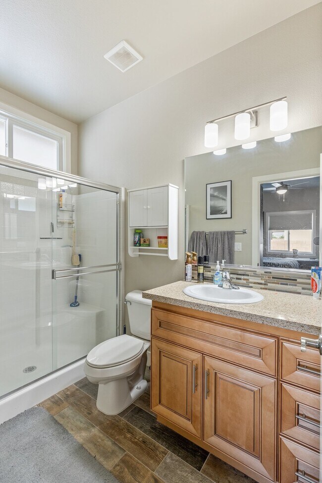 Foto del edificio - Spacious 4BD/3BA Pahrump Home w/ Dual Prim...