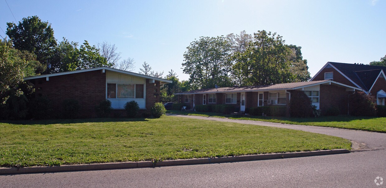 Building Photo - 438-440 Graves Ave