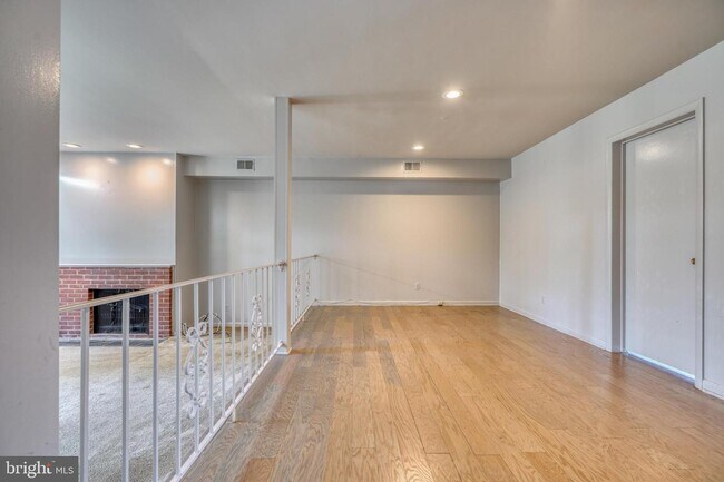 Foto del edificio - 7304 Park Village Ct