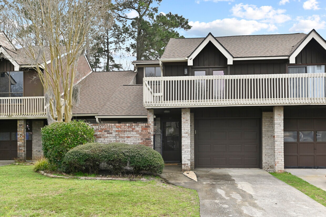 Primary Photo - 47 Brighton Cir