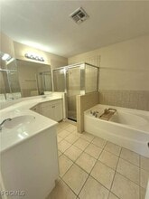 Building Photo - 10210 Tin Maple Dr